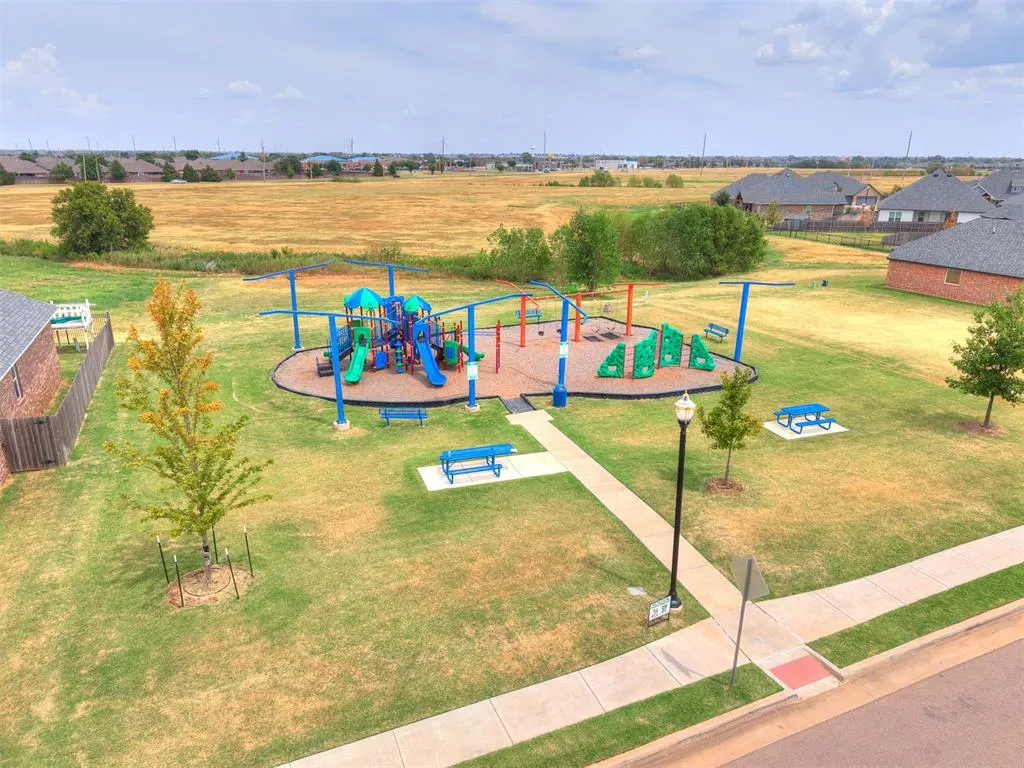 Photo 48 — 16909 Madrid Circle, Oklahoma City, OK 73170