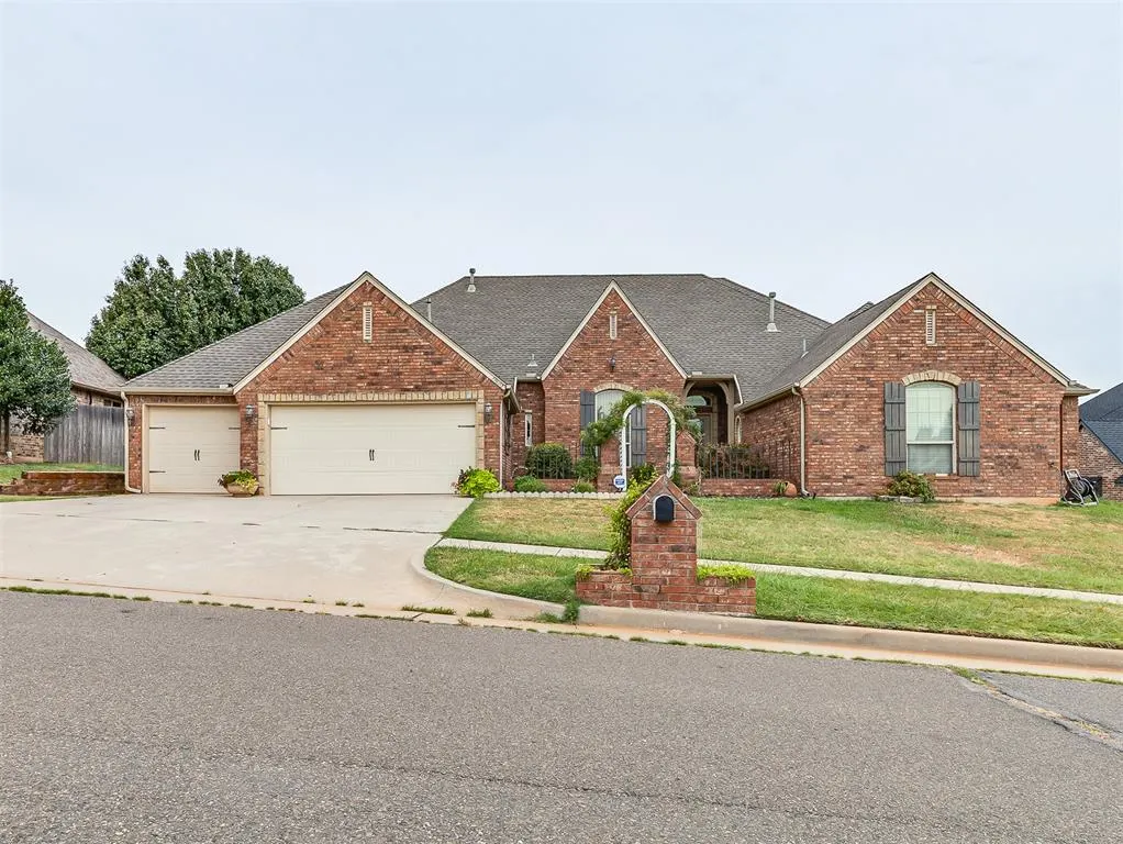 Front exterior — 19605 Talavera Lane, Edmond, OK 73012