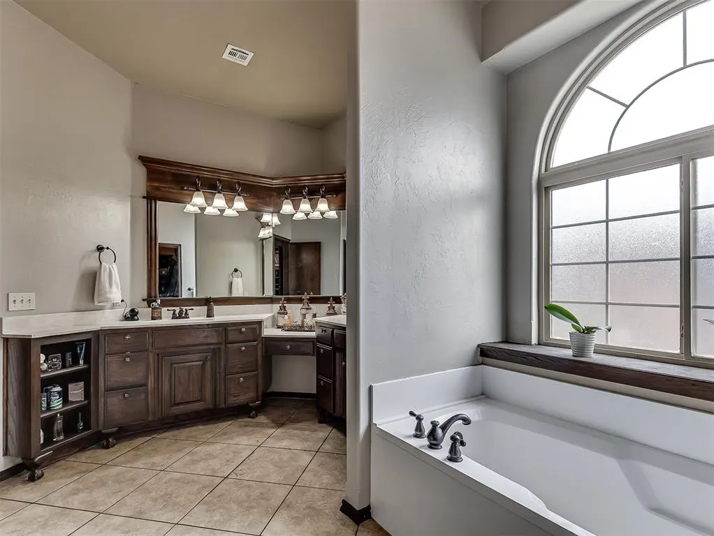 Photo 30 — 19605 Talavera Lane, Edmond, OK 73012