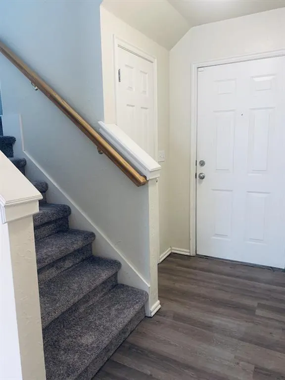Photo 2 — 835 Rambling Oaks Drive, Norman, OK 73072