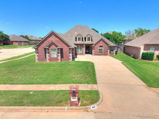 Photo 6 — 601 Summit Bend, Norman, OK 73071