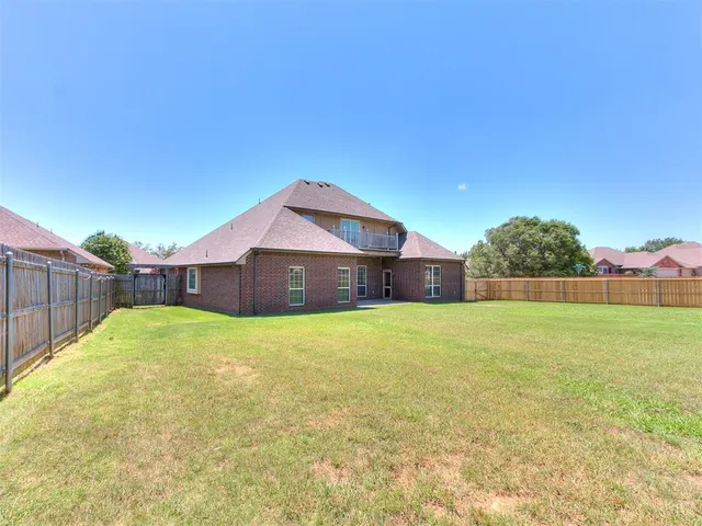 Photo 7 — 601 Summit Bend, Norman, OK 73071