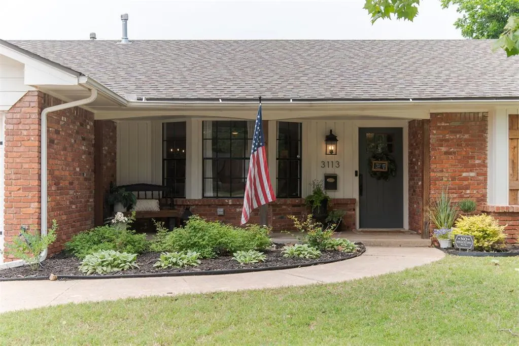 Photo 3 — 3113 Berkshire Way, Oklahoma City, OK 73120