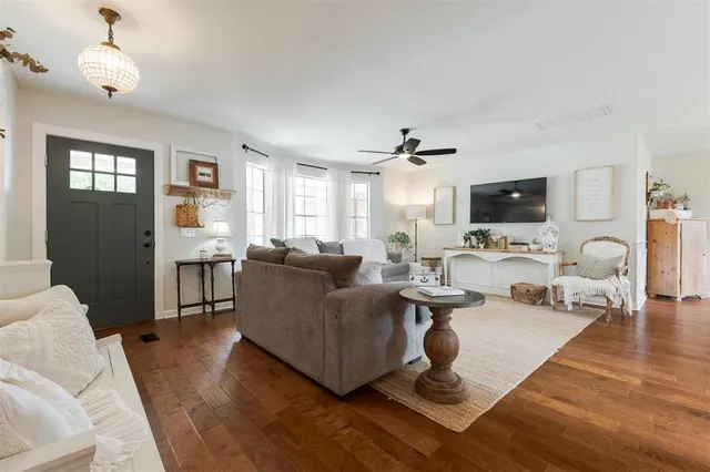 Photo 5 — 3113 Berkshire Way, Oklahoma City, OK 73120