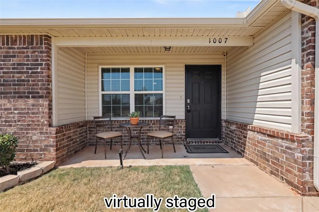 Front exterior — 1007 N Deer Court Way, Mustang, OK 73064