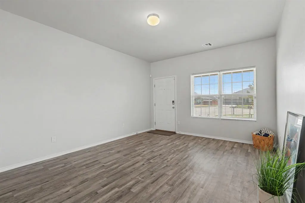 Photo 9 — 1007 N Deer Court Way, Mustang, OK 73064