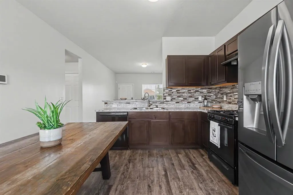 Photo 14 — 1007 N Deer Court Way, Mustang, OK 73064