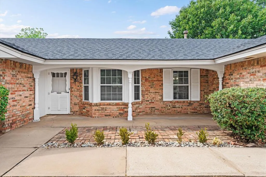 Photo 2 — 5925 NW 81st Street, Oklahoma City, OK 73132