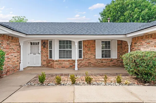 Photo 2 — 5925 NW 81st Street, Oklahoma City, OK 73132