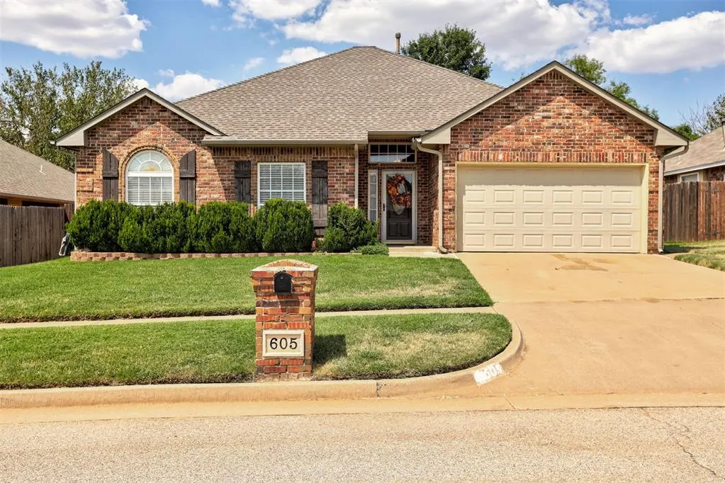 Front exterior — 605 Vickery Avenue, Yukon, OK 73099