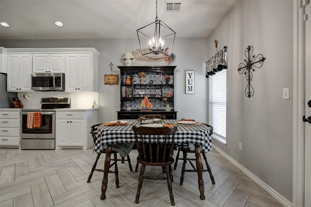 Photo 10 — 605 Vickery Avenue, Yukon, OK 73099