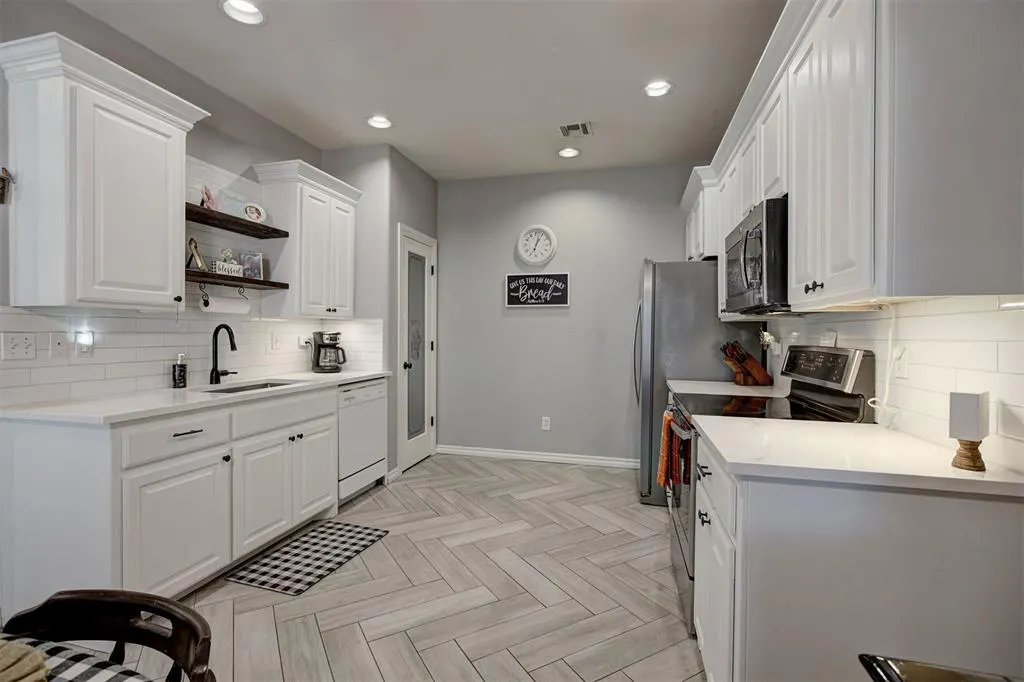 Photo 14 — 605 Vickery Avenue, Yukon, OK 73099