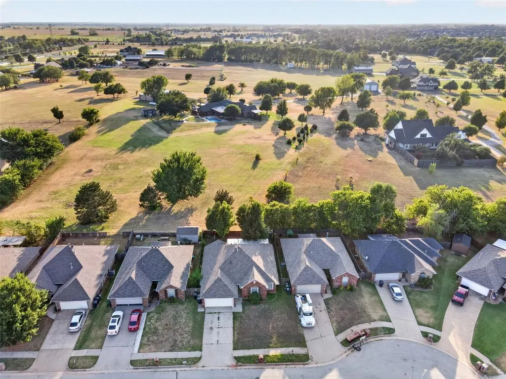 Photo 3 — 1309 Ethan Lane, Yukon, OK 73099