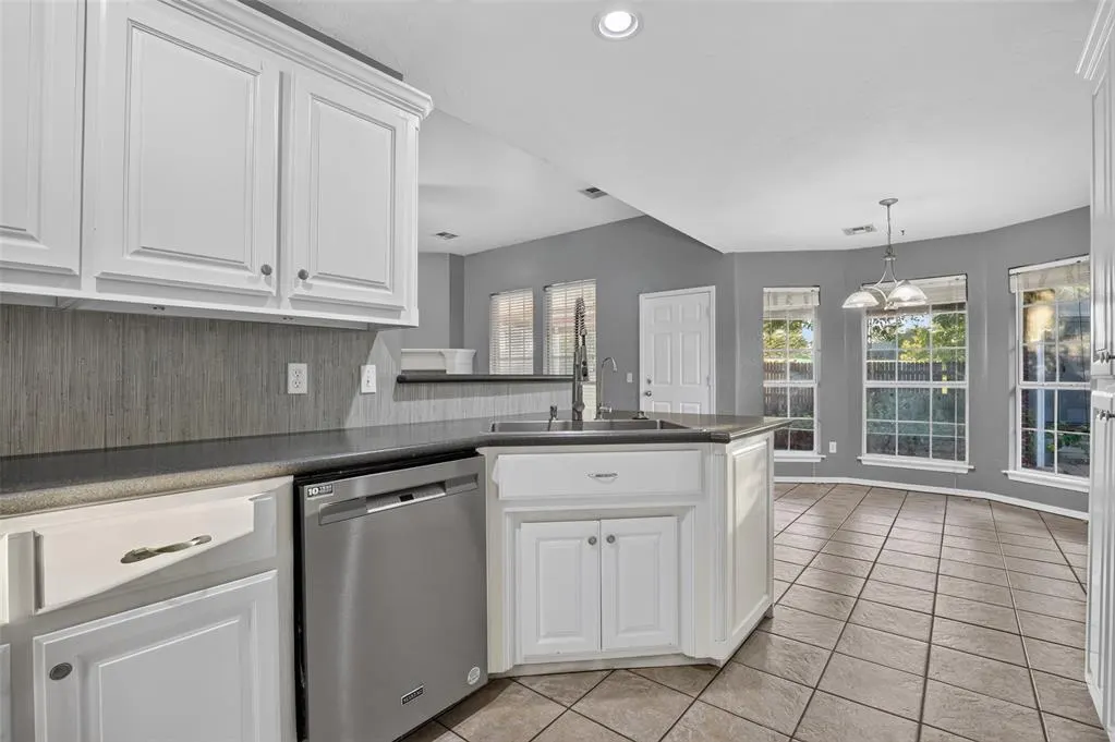 Photo 11 — 1309 Ethan Lane, Yukon, OK 73099