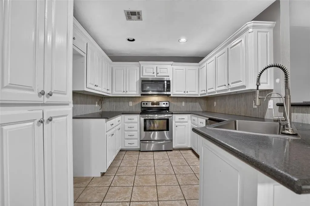 Photo 12 — 1309 Ethan Lane, Yukon, OK 73099