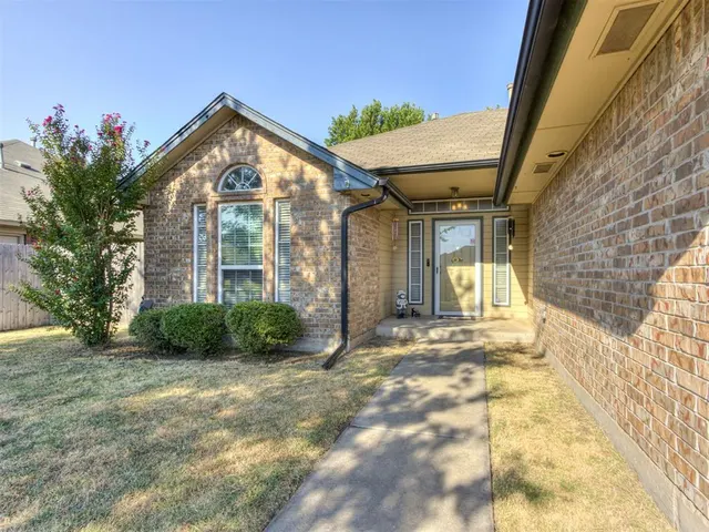Photo 3 — 14401 Harli Lane, Oklahoma City, OK 73170