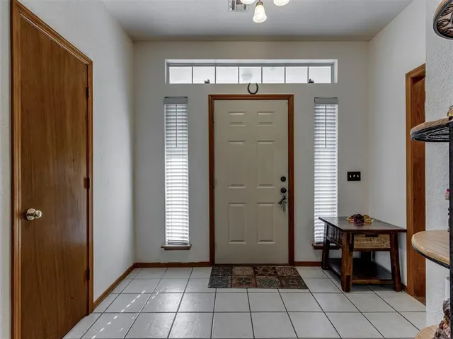 Photo 4 — 14401 Harli Lane, Oklahoma City, OK 73170