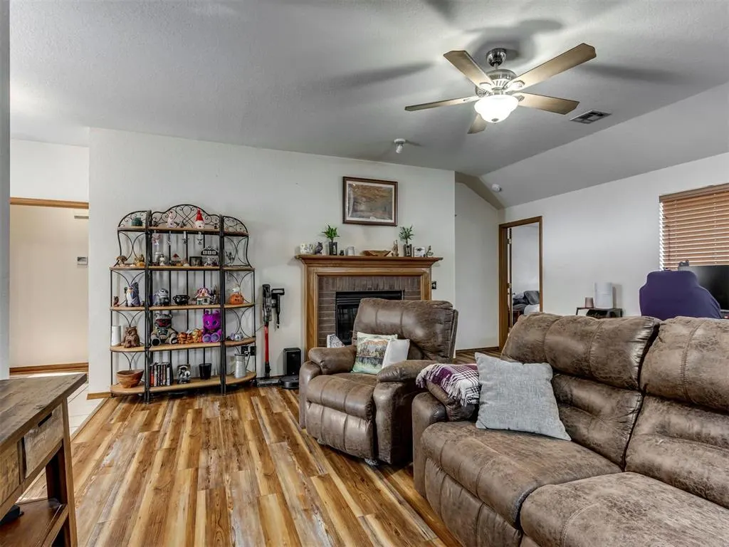 Photo 5 — 14401 Harli Lane, Oklahoma City, OK 73170