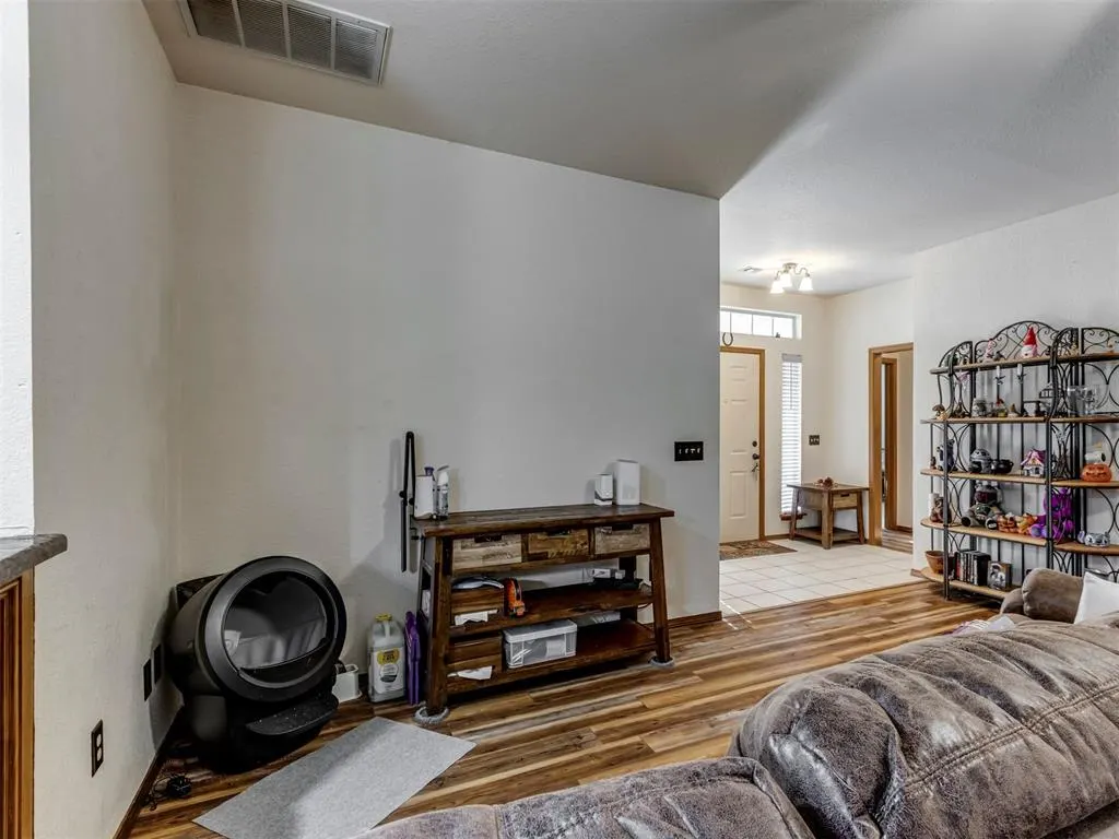 Photo 9 — 14401 Harli Lane, Oklahoma City, OK 73170