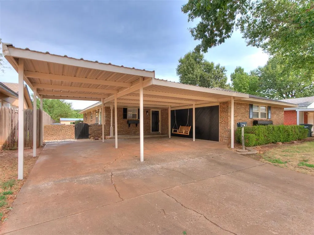 Front exterior — 4921 SE 19th Street, Oklahoma City, OK 73115