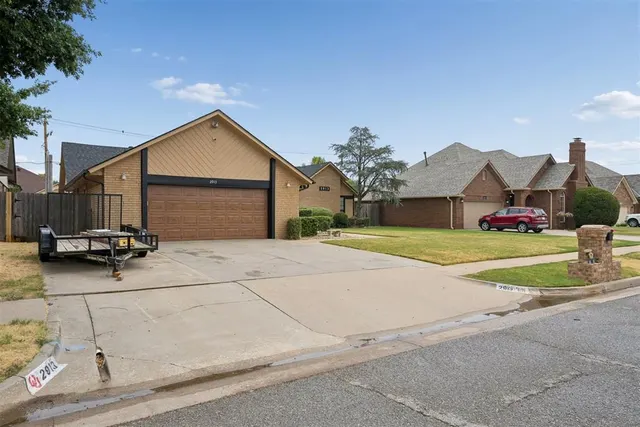 Photo 4 — 2913 SW 127th Street, Oklahoma City, OK 73170