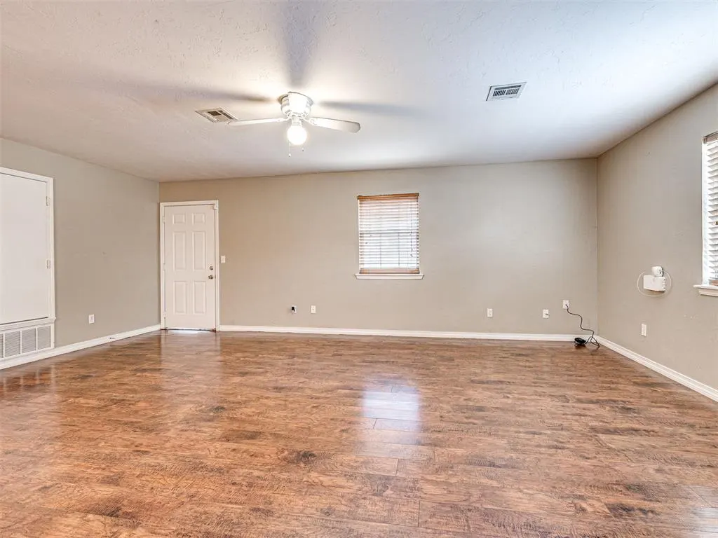 Photo 8 — 1101 S 12th Street, Chickasha, OK 73018