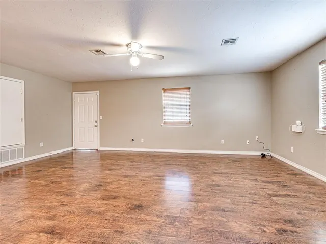 Photo 8 — 1101 S 12th Street, Chickasha, OK 73018