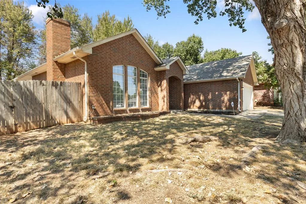 Photo 2 — 1420 NW 183rd Terrace, Edmond, OK 73012