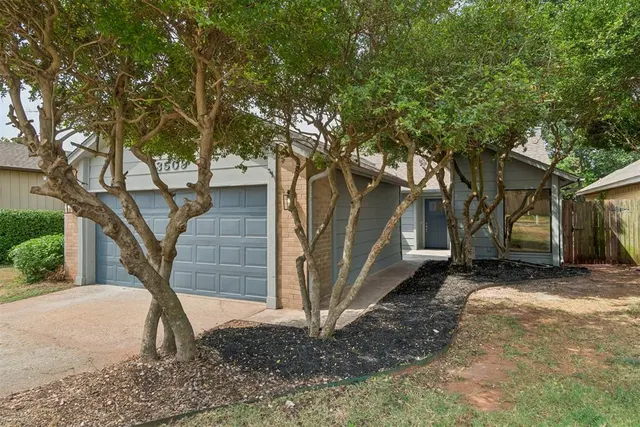 Photo 3 — 13509 Country Place, Oklahoma City, OK 73131