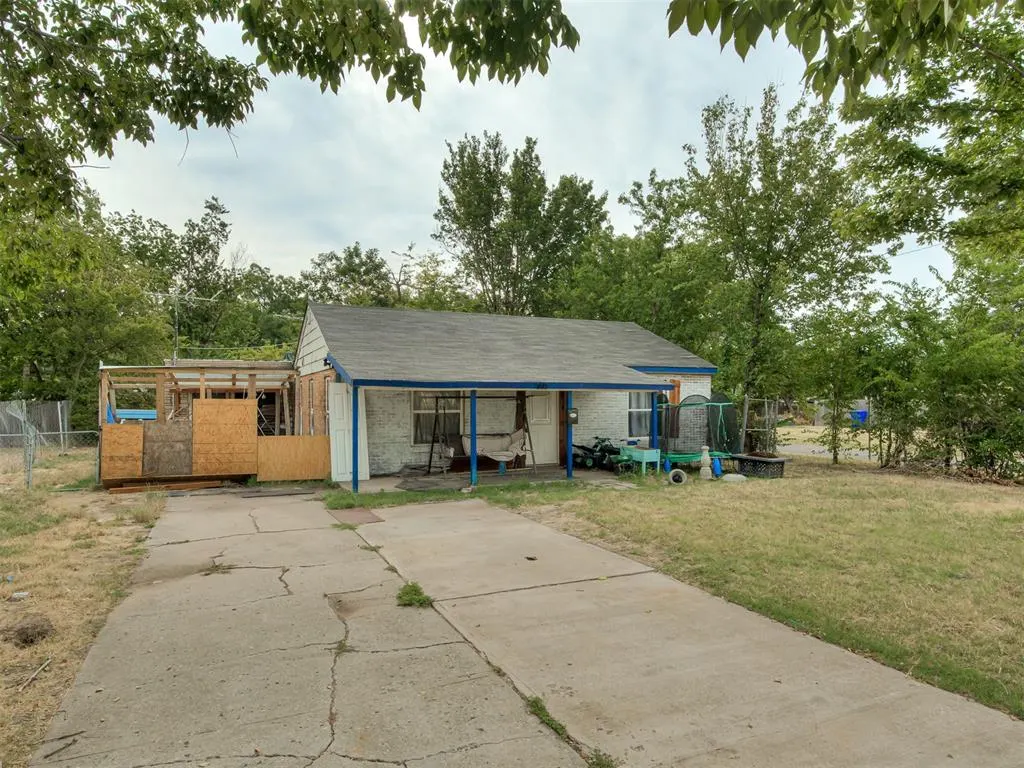 Front exterior — 300 N Base Avenue, Norman, OK 73069