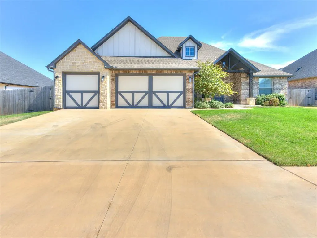 Front exterior — 1124 Colonial Avenue, Tuttle, OK 73089