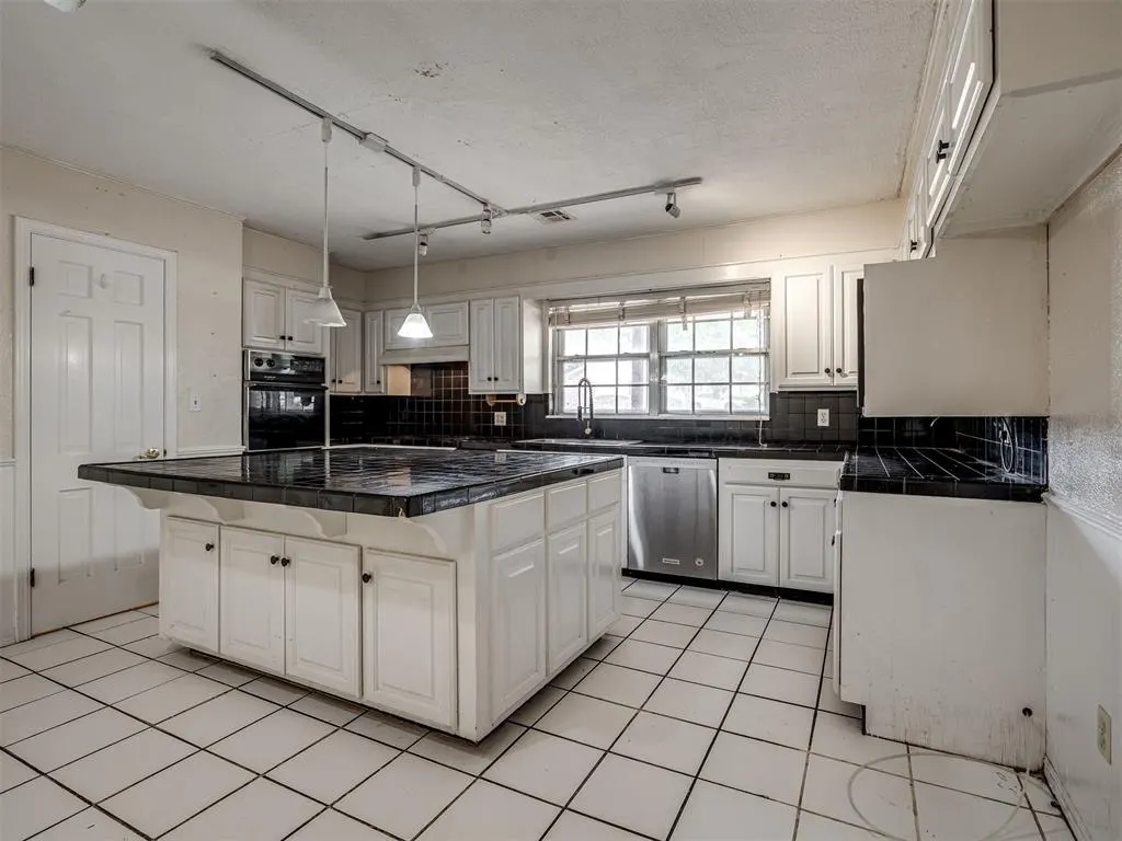 Photo 10 — 3101 Parklawn Drive, Oklahoma City, OK 73110