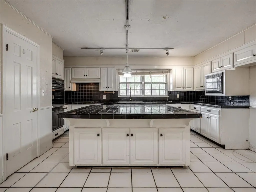 Photo 11 — 3101 Parklawn Drive, Oklahoma City, OK 73110