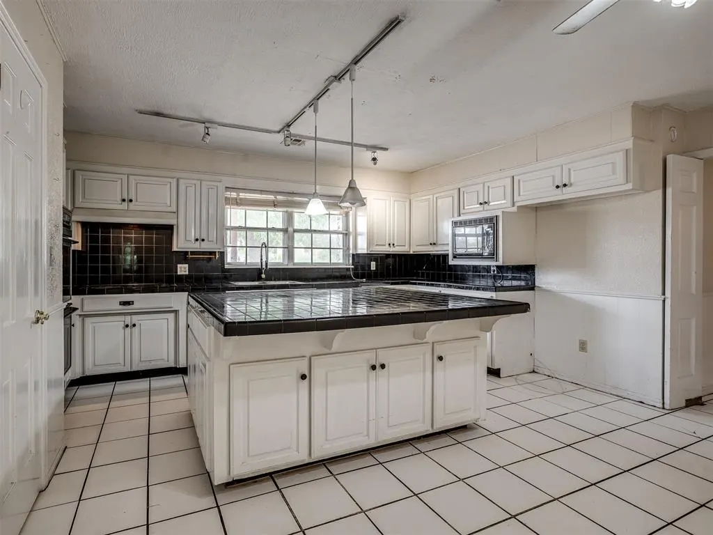 Photo 12 — 3101 Parklawn Drive, Oklahoma City, OK 73110