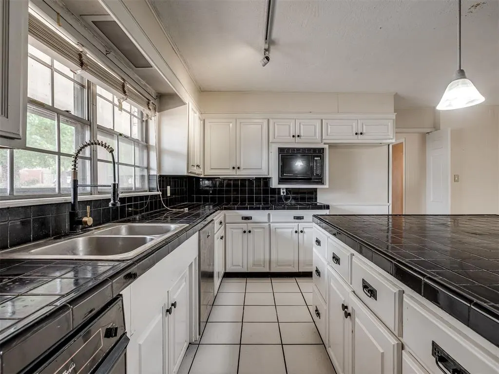 Photo 14 — 3101 Parklawn Drive, Oklahoma City, OK 73110
