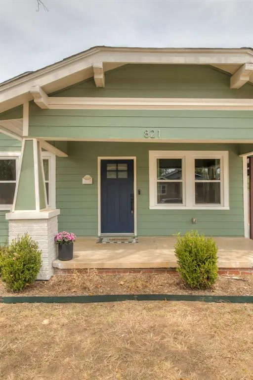 Photo 2 — 821 NW 32nd Street, Oklahoma City, OK 73118