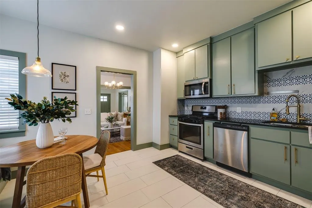 Photo 15 — 821 NW 32nd Street, Oklahoma City, OK 73118