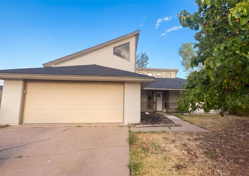 Front exterior — 2114 NW 55th Street, Lawton, OK 73505
