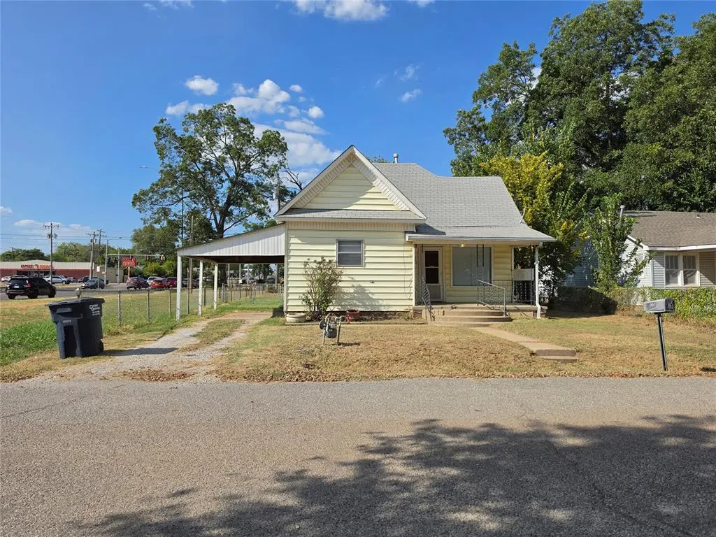 Front exterior — 904 E 7th Street, Shawnee, OK 74801