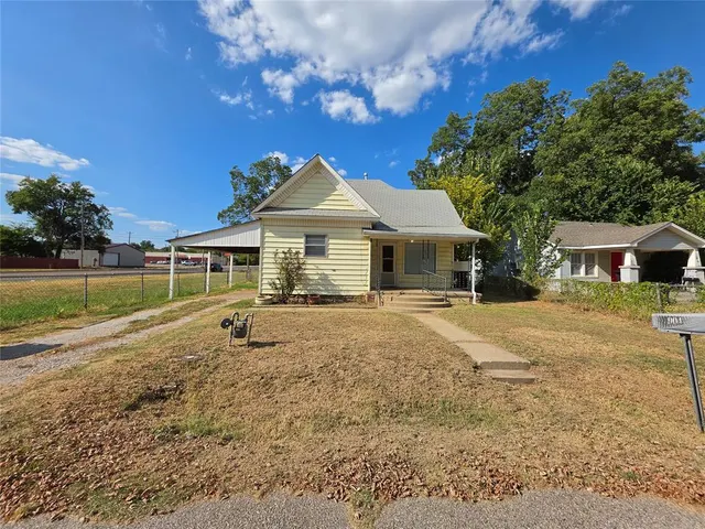 Photo 4 — 904 E 7th Street, Shawnee, OK 74801