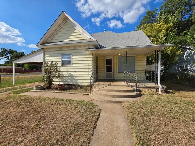 Photo 5 — 904 E 7th Street, Shawnee, OK 74801