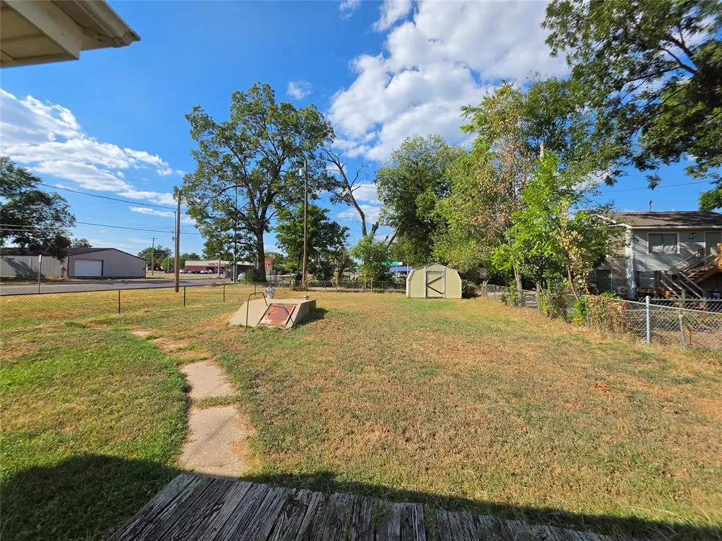 Photo 24 — 904 E 7th Street, Shawnee, OK 74801