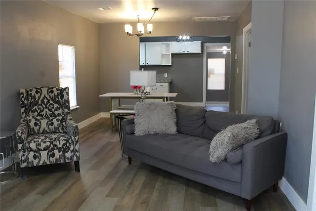 Photo 2 — 707 SE 22nd Street, Oklahoma City, OK 73129