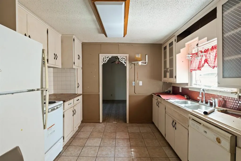 Photo 11 — 1004 NW Laird Avenue, Lawton, OK 73507