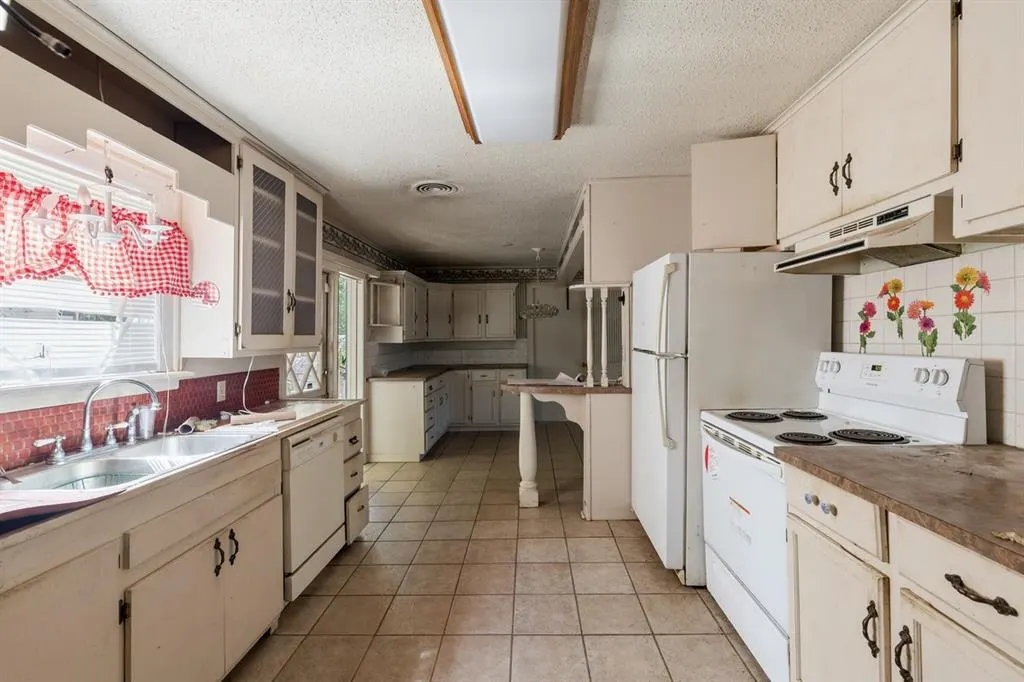 Photo 13 — 1004 NW Laird Avenue, Lawton, OK 73507