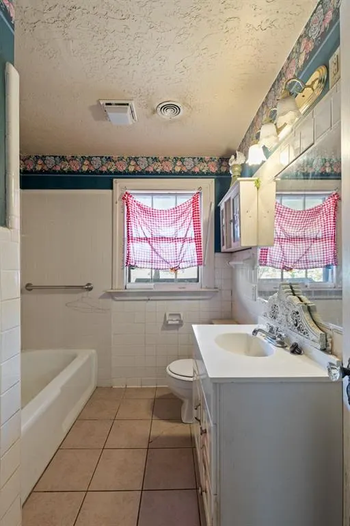 Photo 14 — 1004 NW Laird Avenue, Lawton, OK 73507