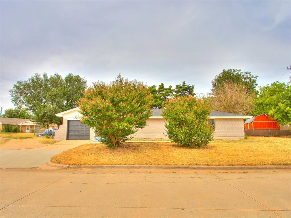 Photo 3 — 700 Butler Street, Moore, OK 73160