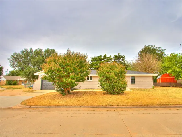 Photo 5 — 700 Butler Street, Moore, OK 73160