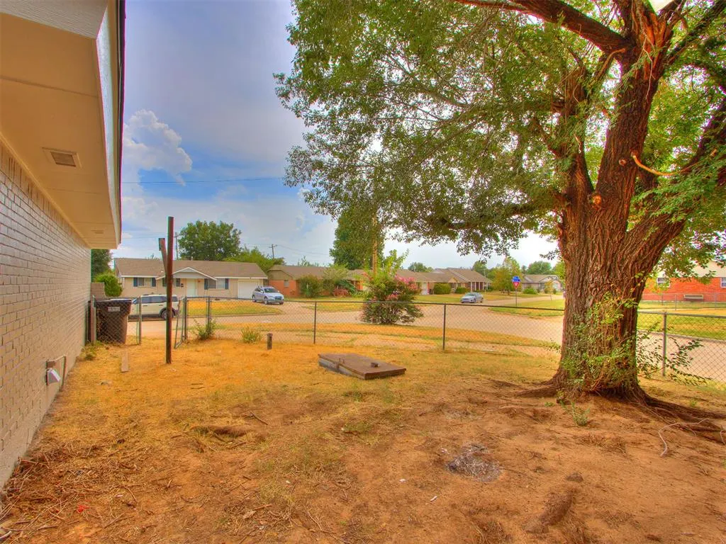 Photo 6 — 700 Butler Street, Moore, OK 73160