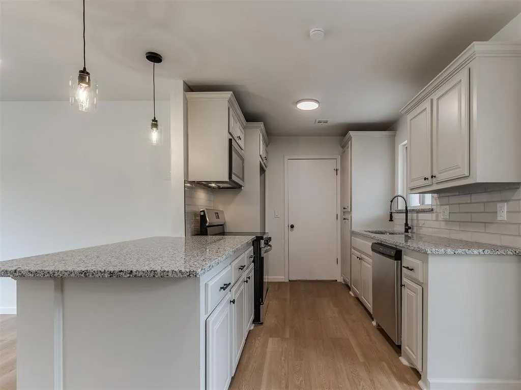 Photo 33 — 700 Butler Street, Moore, OK 73160